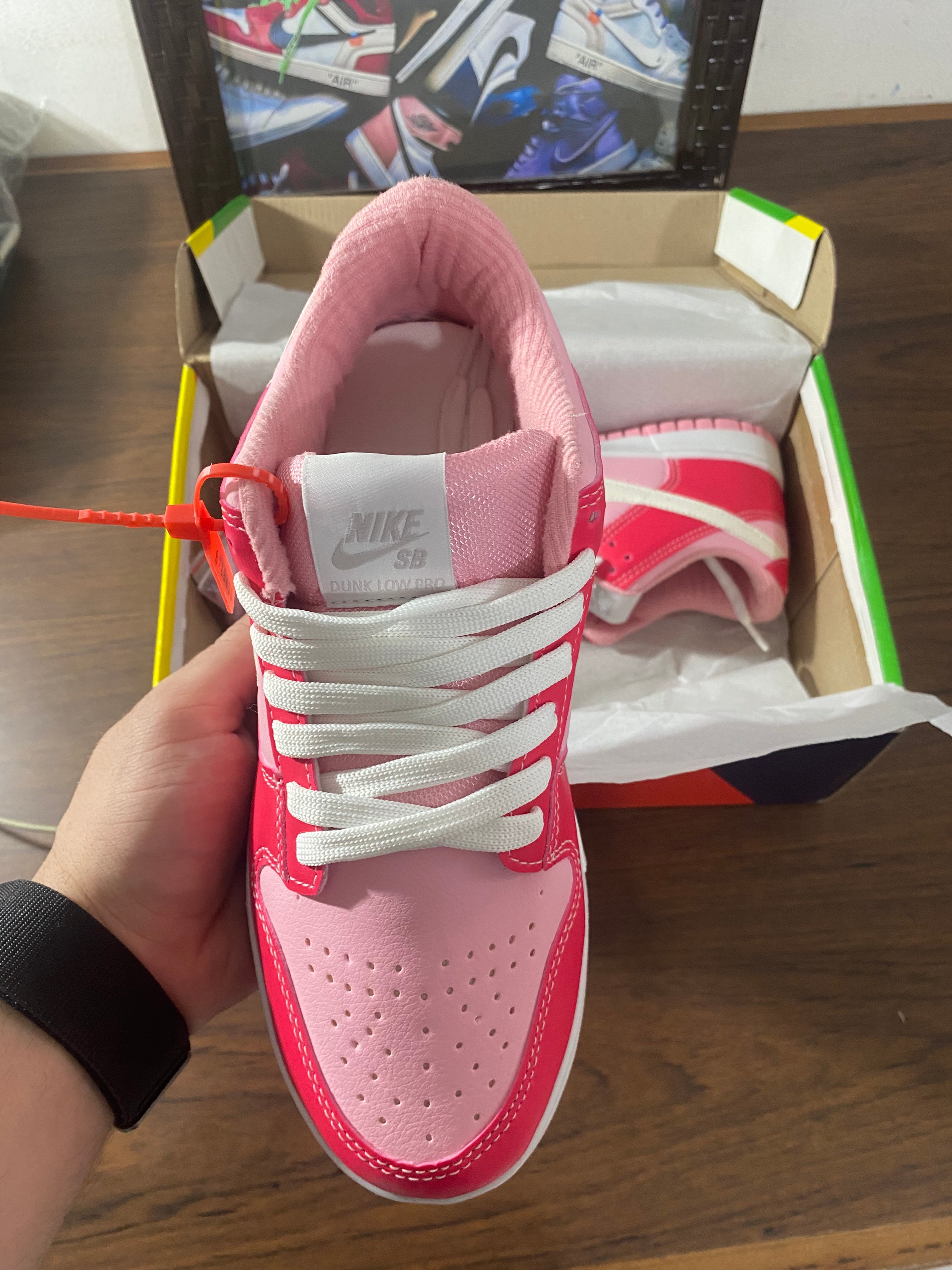 Tênis Nike Dunk Low + Brinde