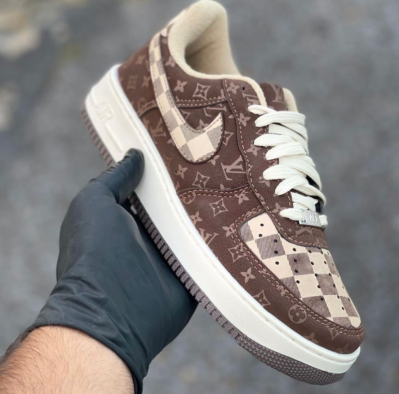 Tênis Nike Air Force 1 + Brinde