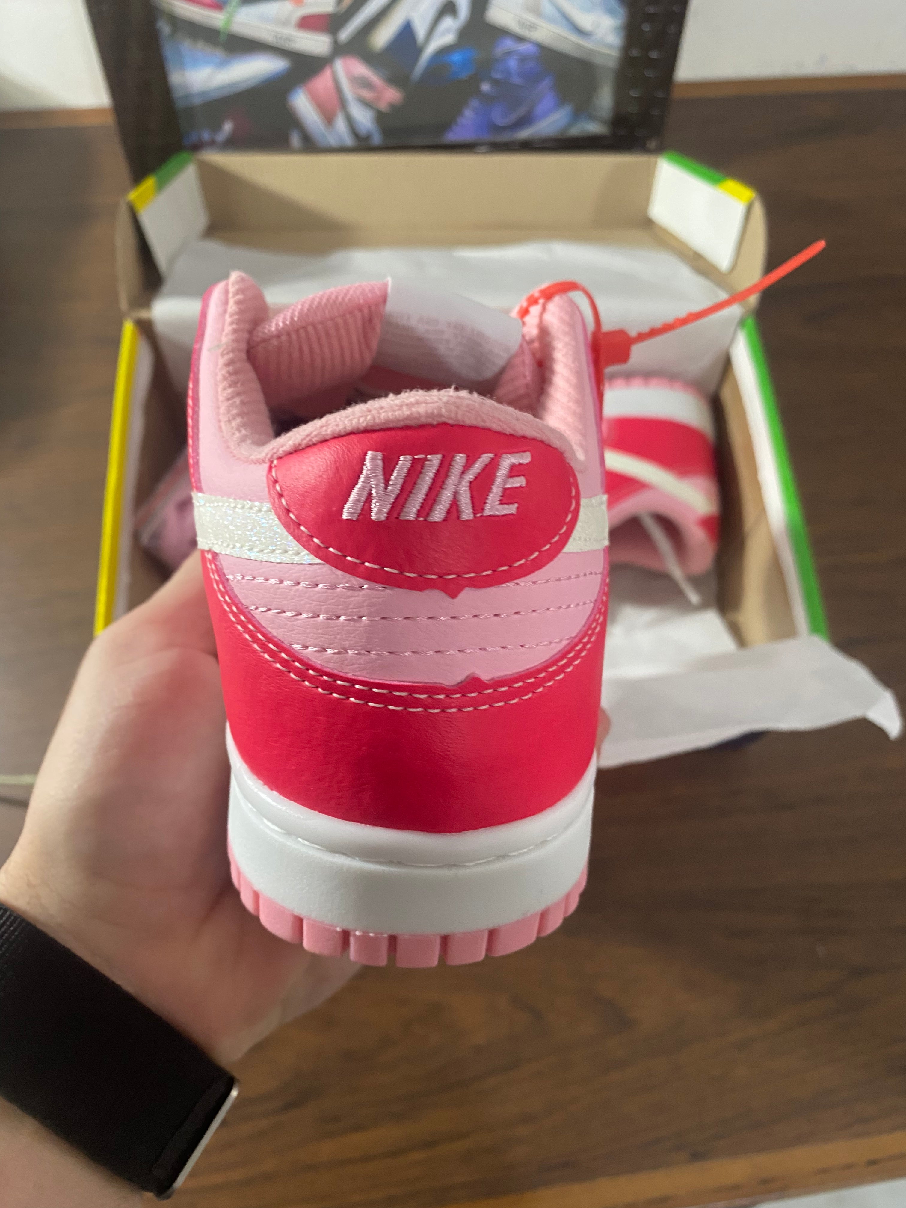 Tênis Nike Dunk Low + Brinde