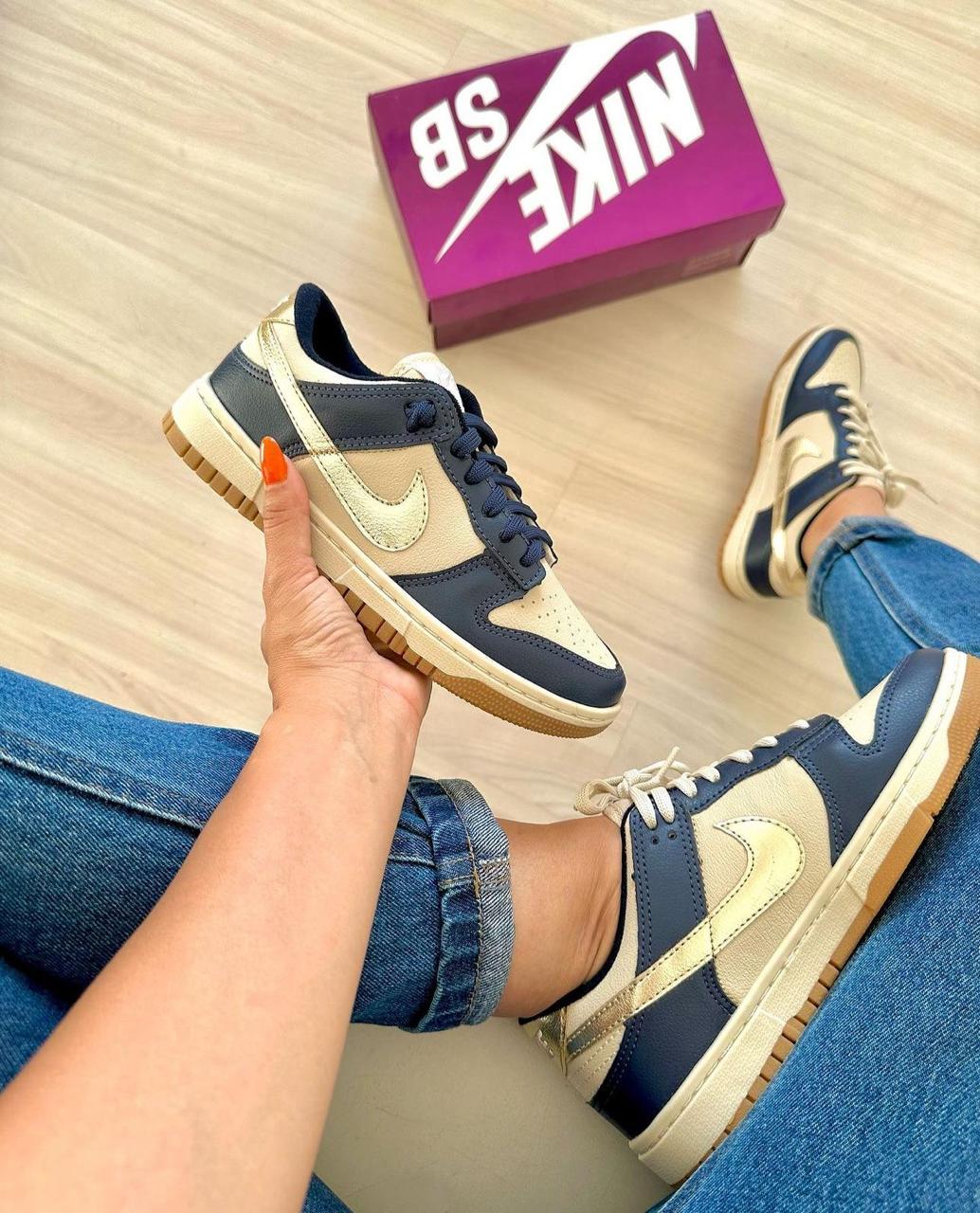 Tênis Nike Dunk Low + Brinde