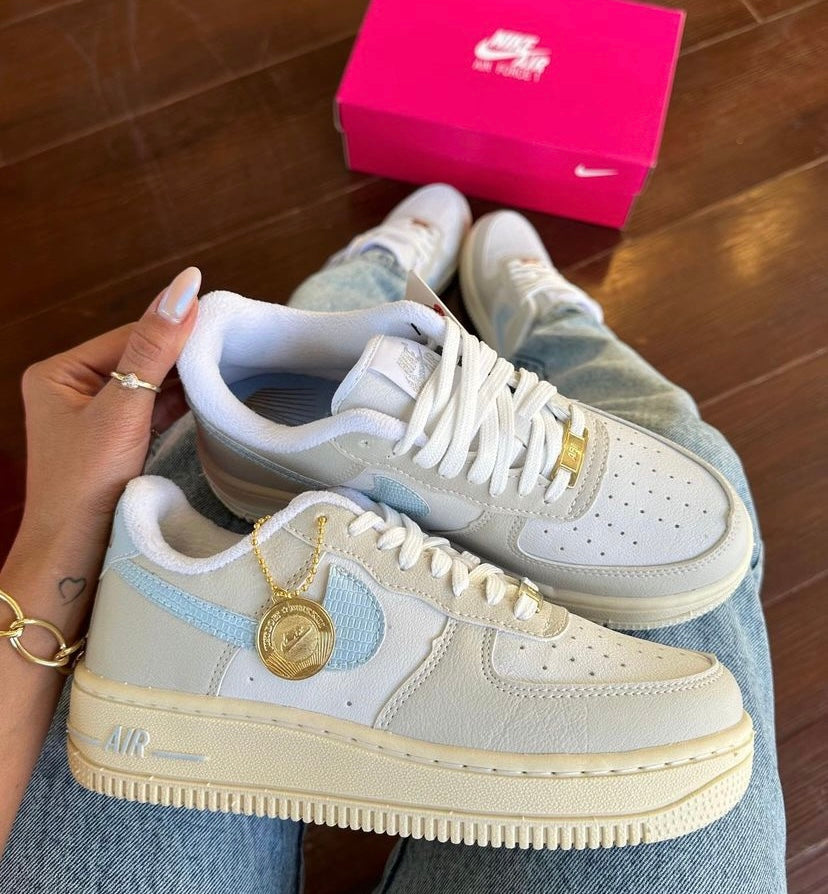 Tênis Nike Air Force 1 + Brinde