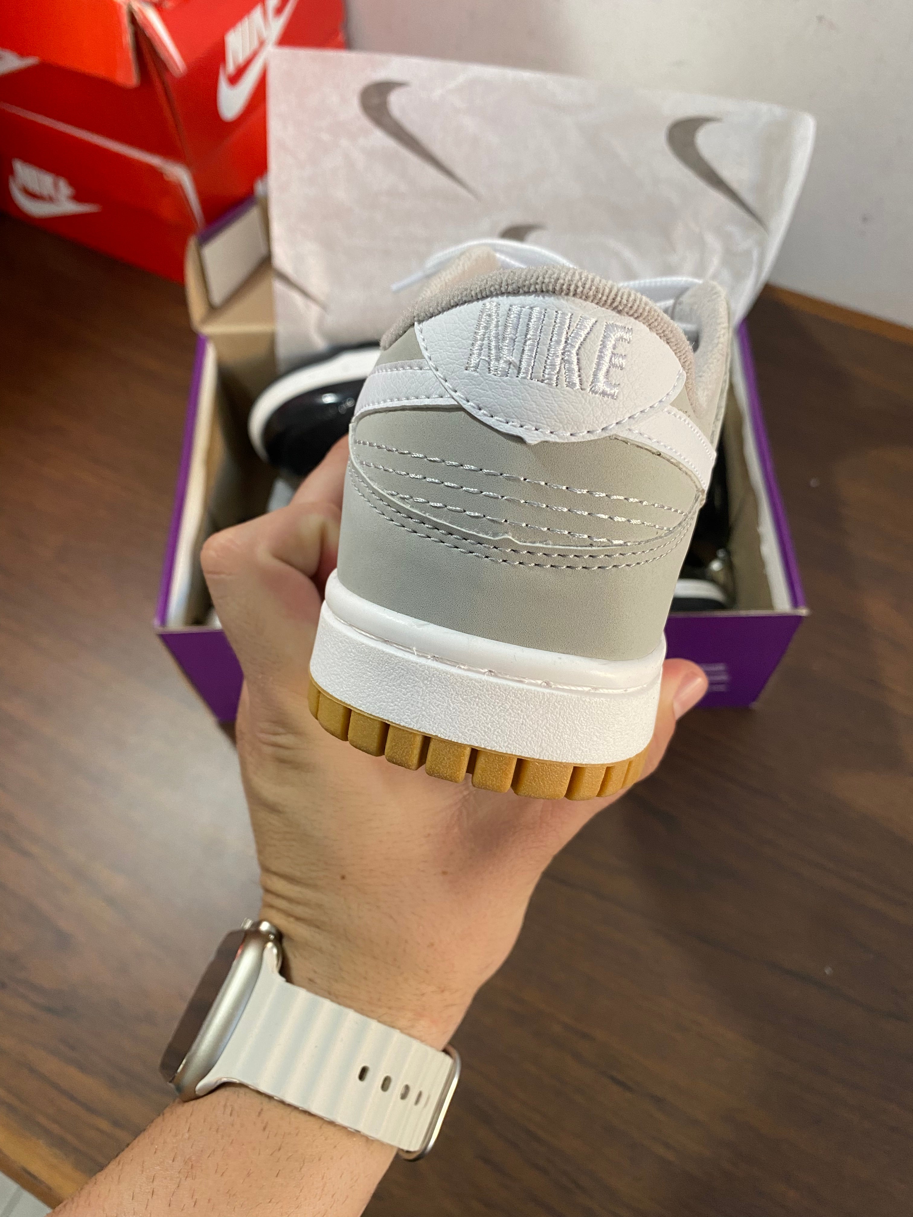 Tênis Nike Dunk Low + Brinde