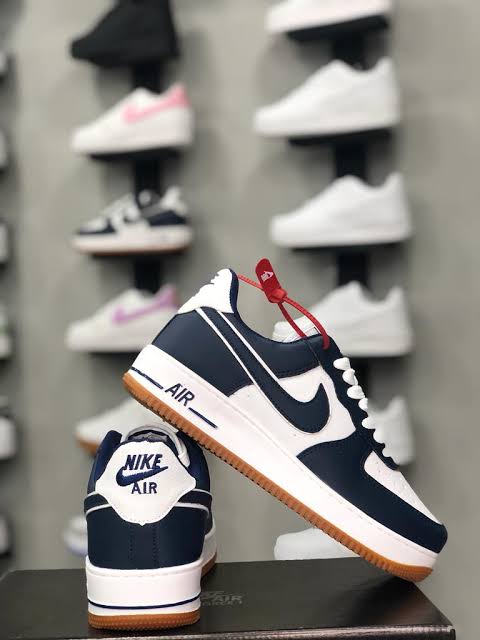 Tênis Nike Air Force 1 + Brinde