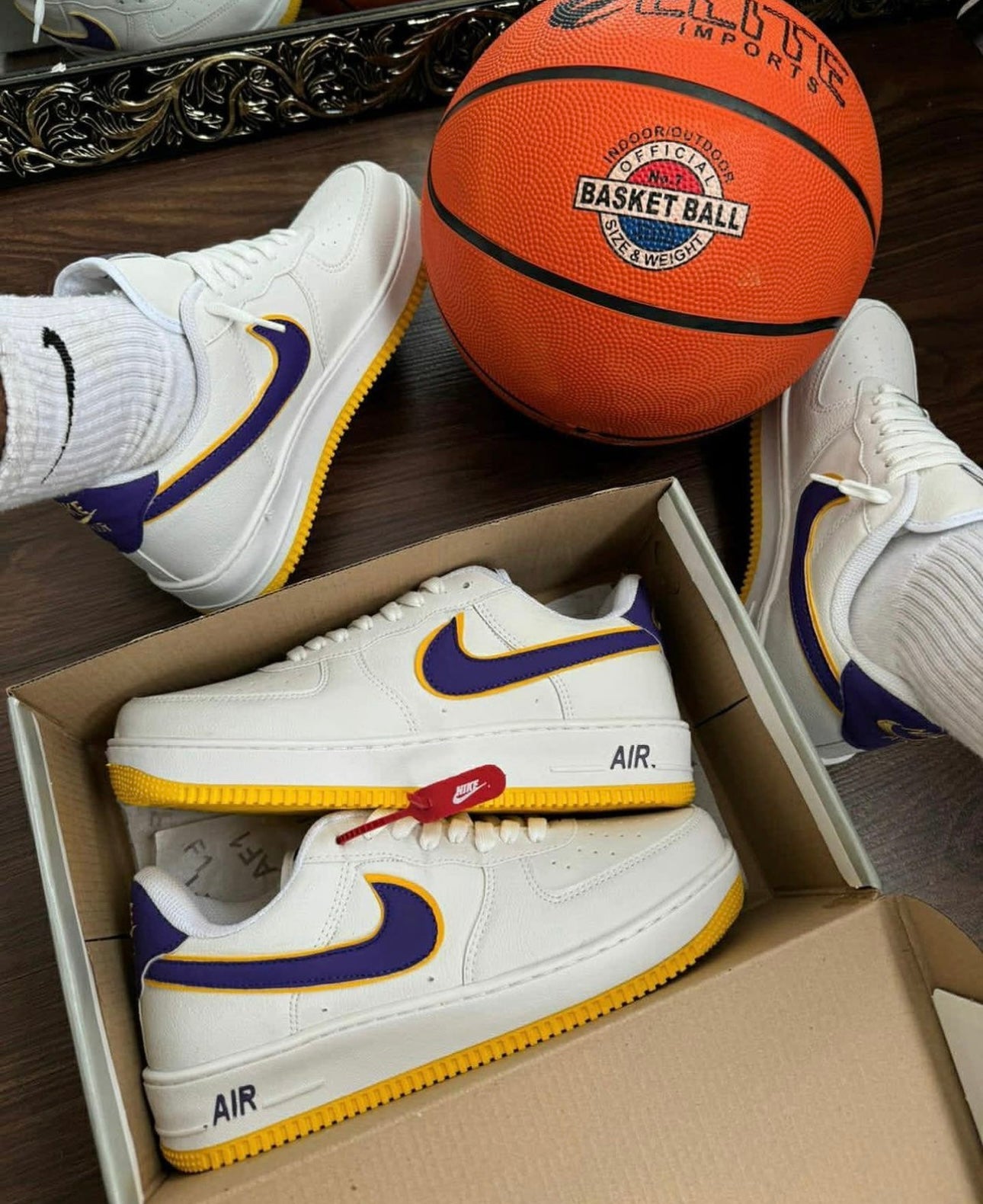 Tênis Nike Air Force 1 + Brinde