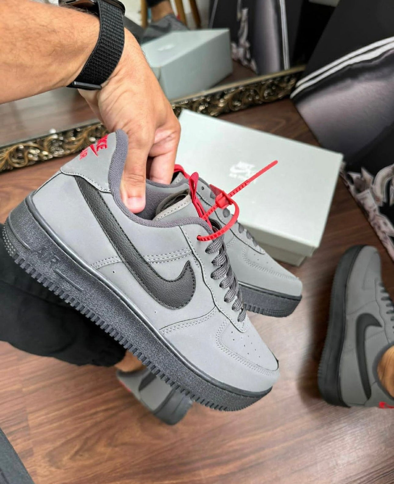 Tênis Nike Air Force 1 + Brinde