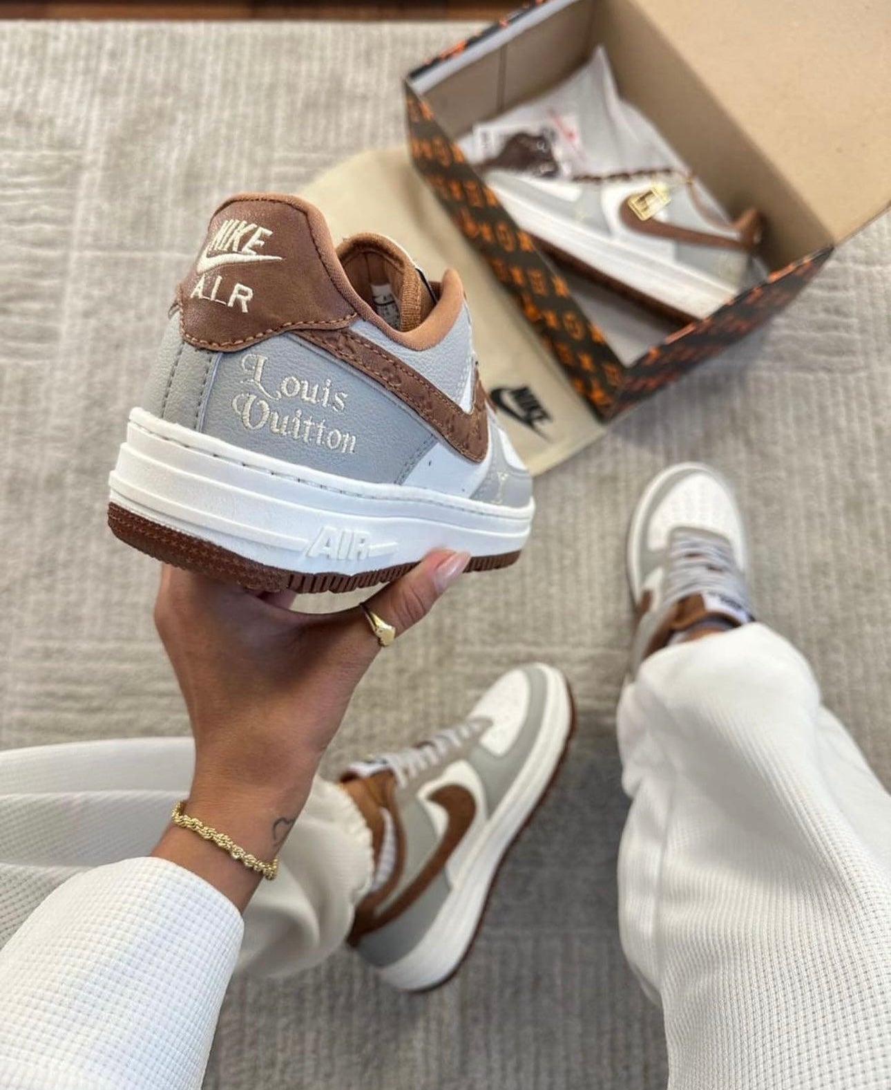 Tênis Nike Air Force 1 + Brinde