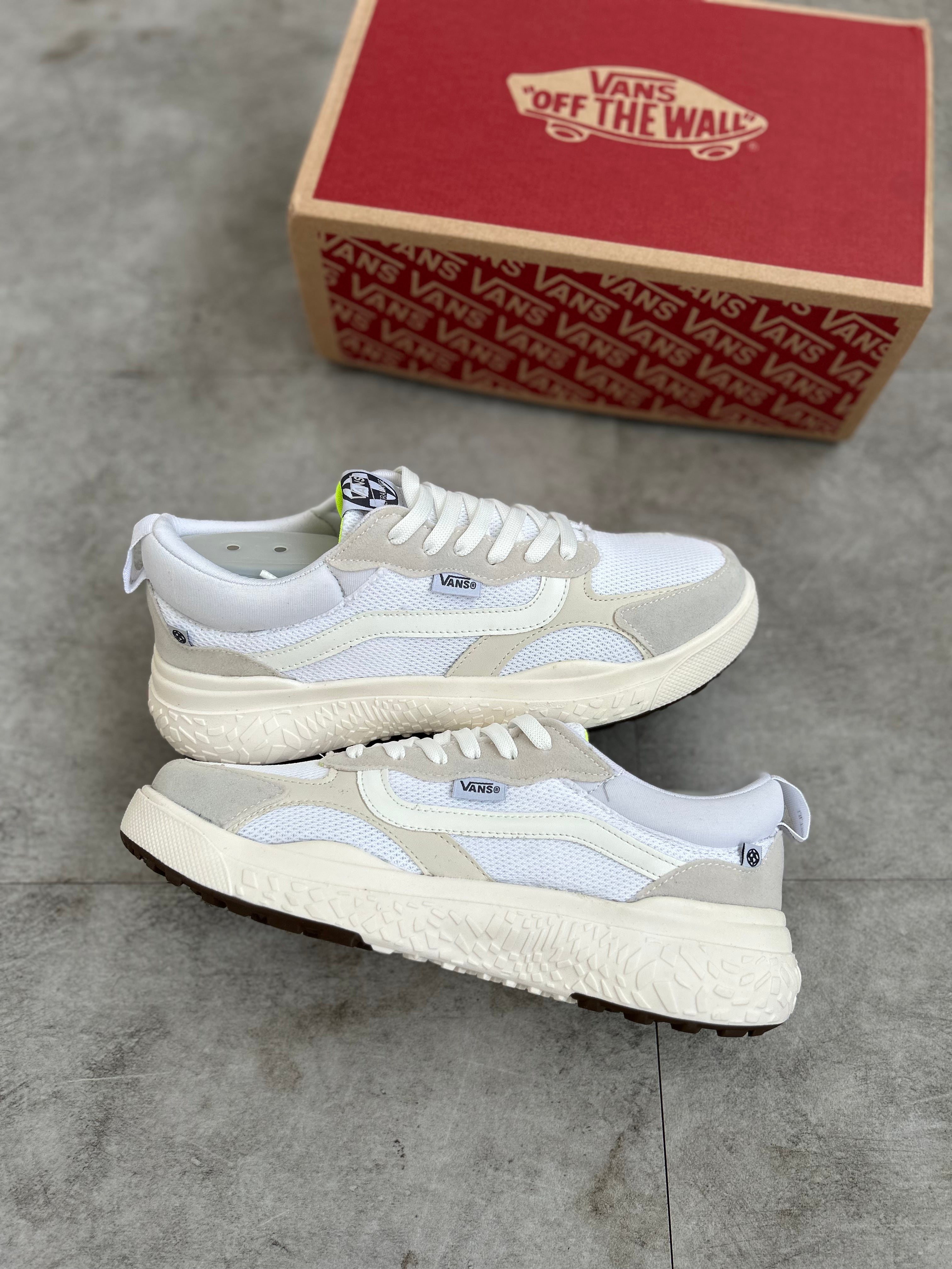 Tênis V4ns Ultrarange VR3 - Compre 1 Leve 2