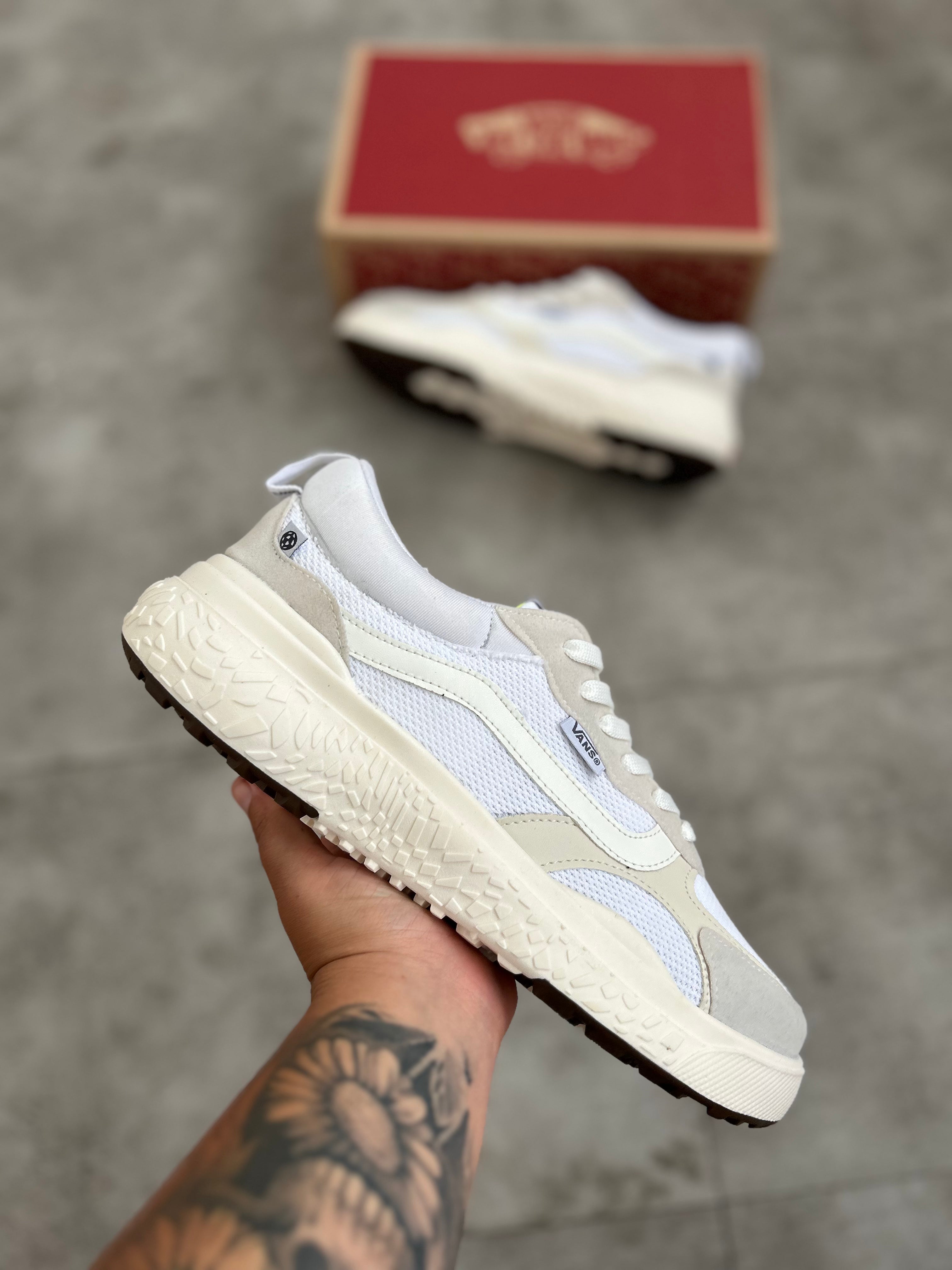 Tênis V4ns Ultrarange VR3 - Compre 1 Leve 2