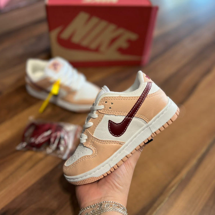 Tênis Nike Dunk Low Infantil + Brinde