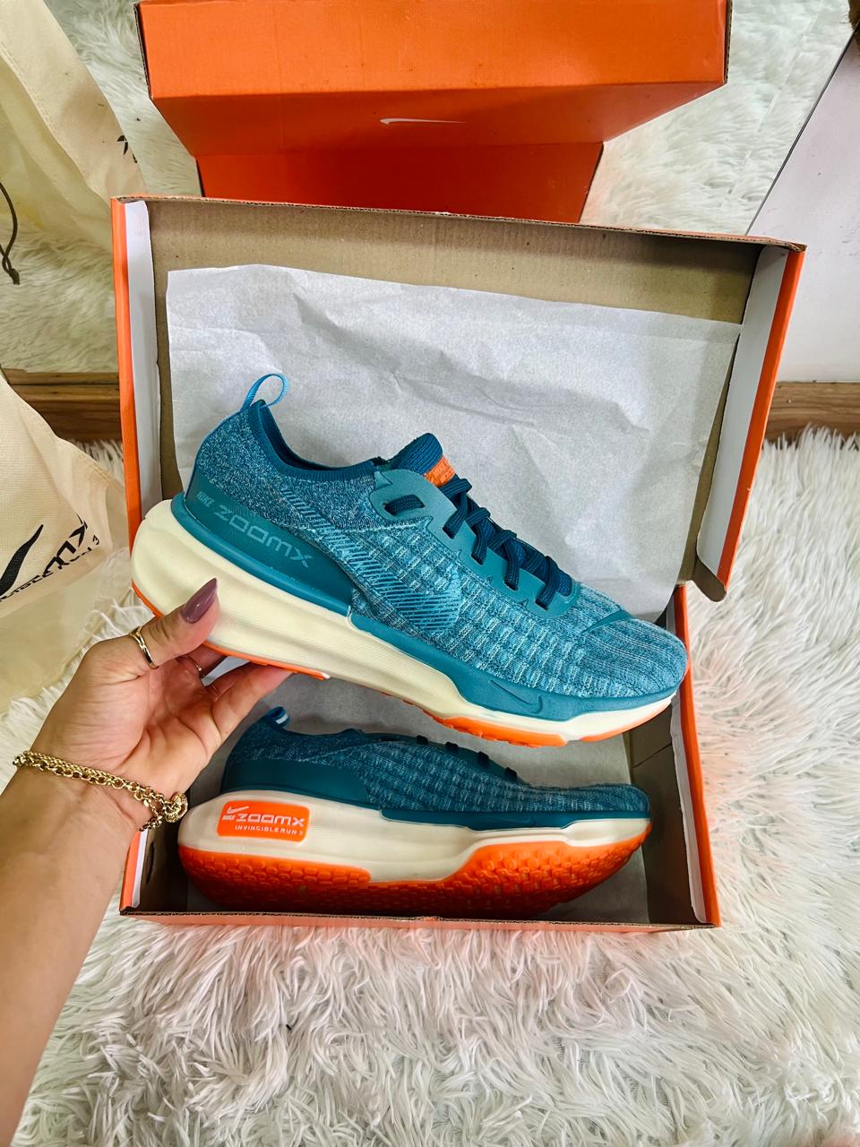 Nike ZoomX Invincible Run 3 + Brinde