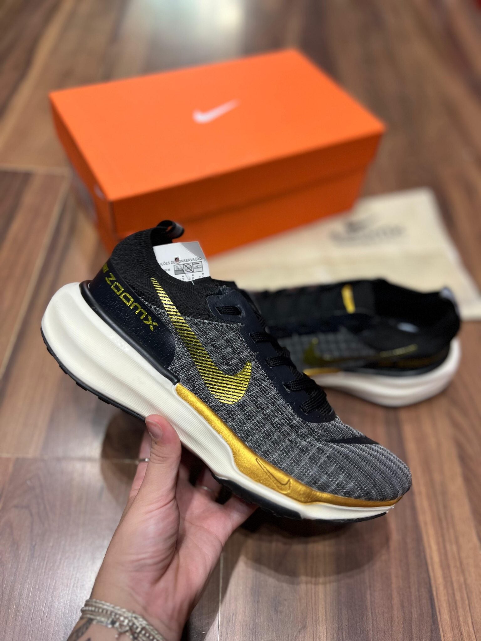 Nike ZoomX Invincible Run 3 + Brinde