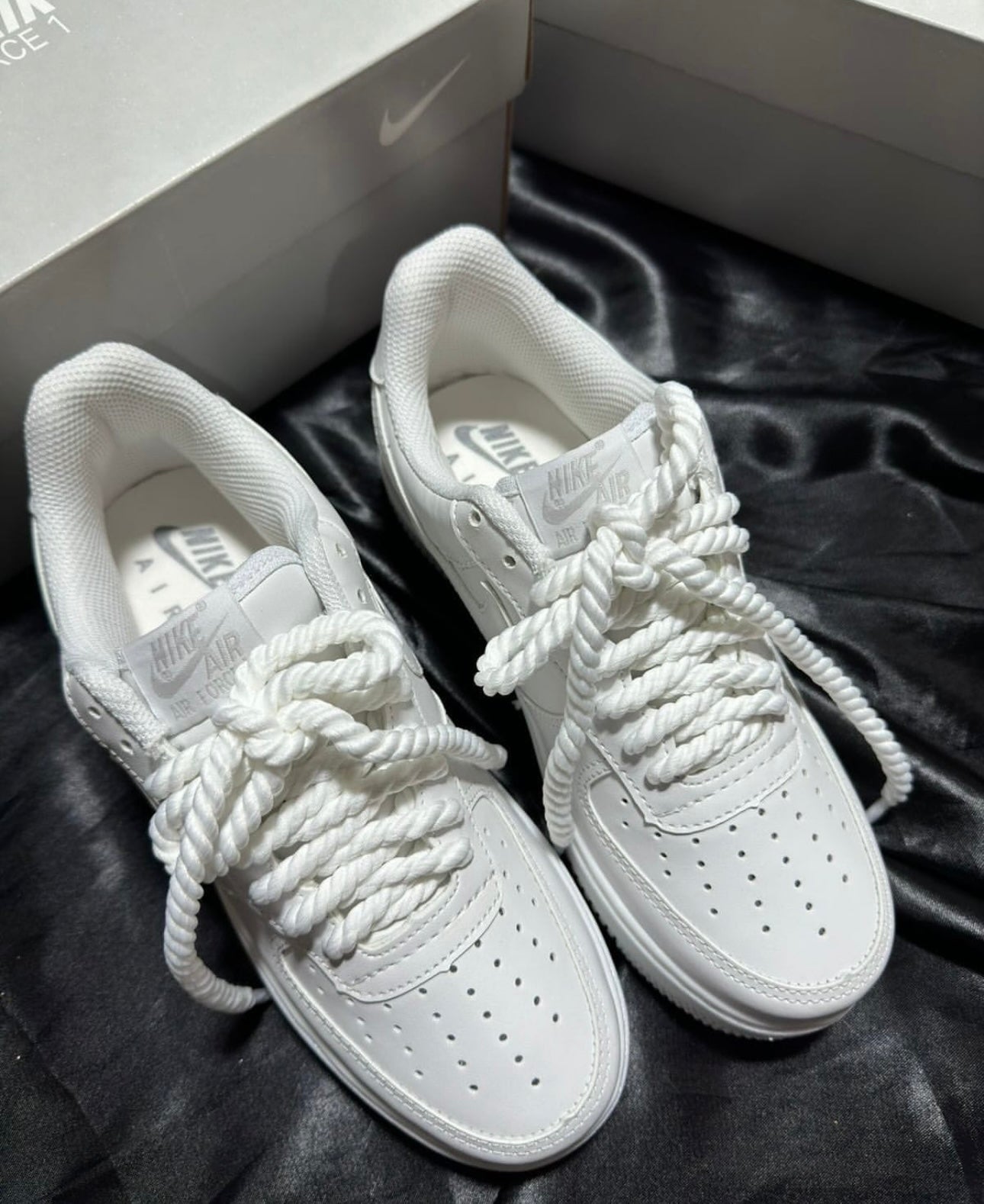 Nike Air Force 1 + Brinde