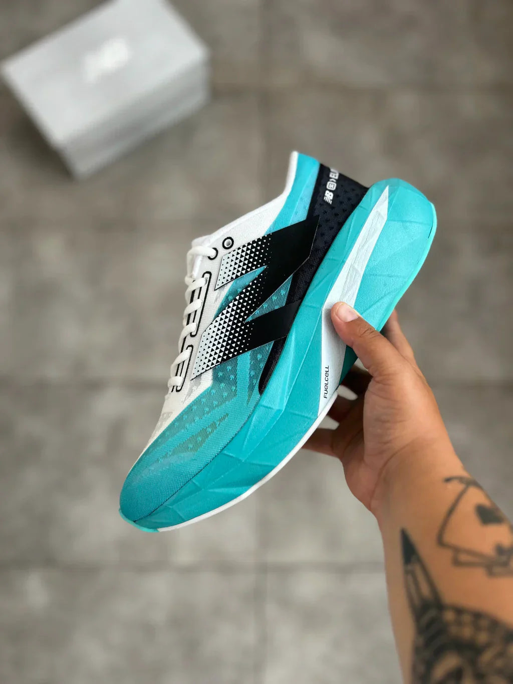 Tenis N. Balance Fuelcell Rebel V4 - Azul