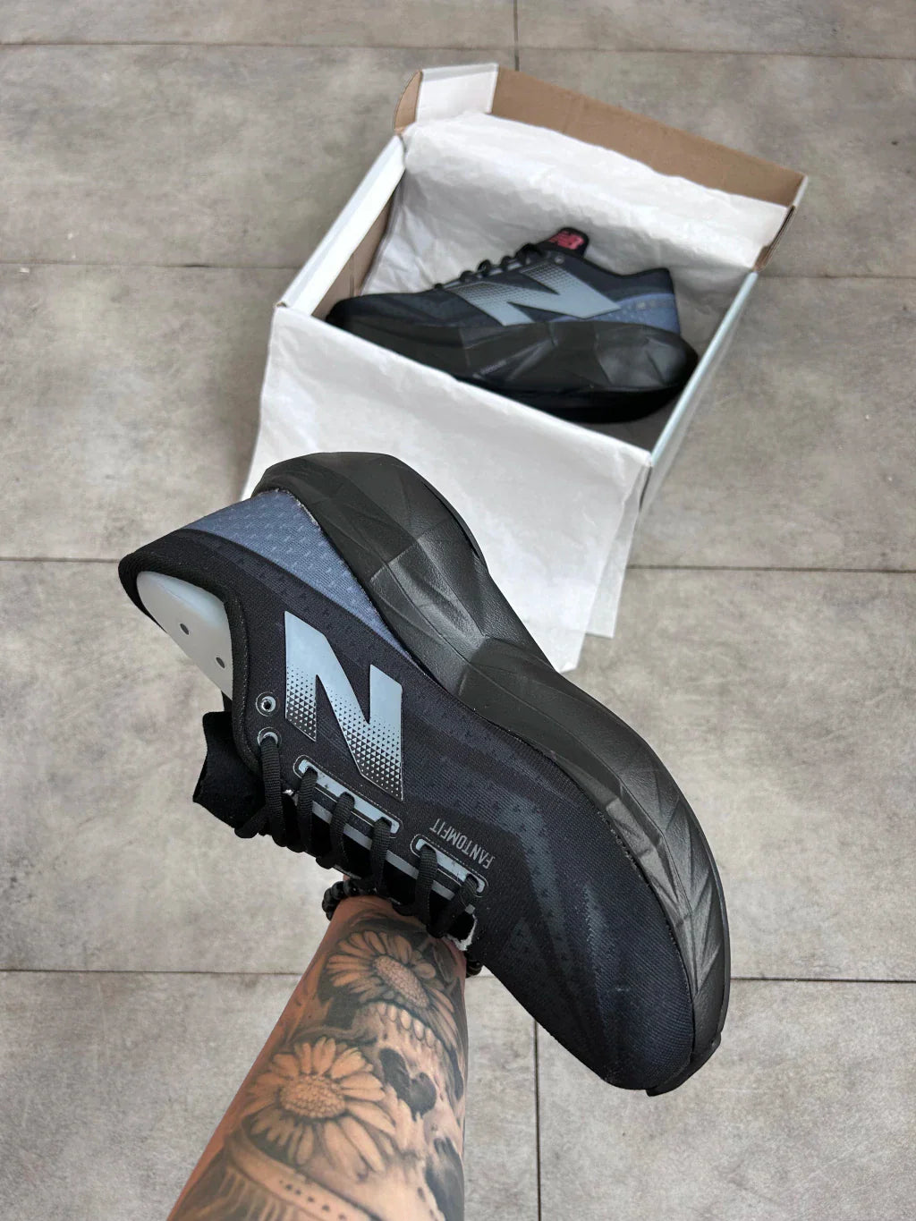 Tenis N. Balance Fuelcell Rebel V4 - All Black
