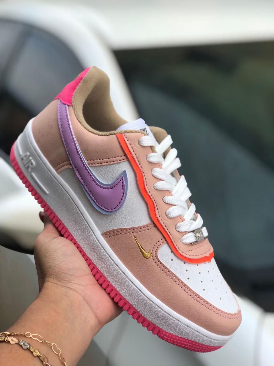 Tênis Nike Air Force 1 + Brinde