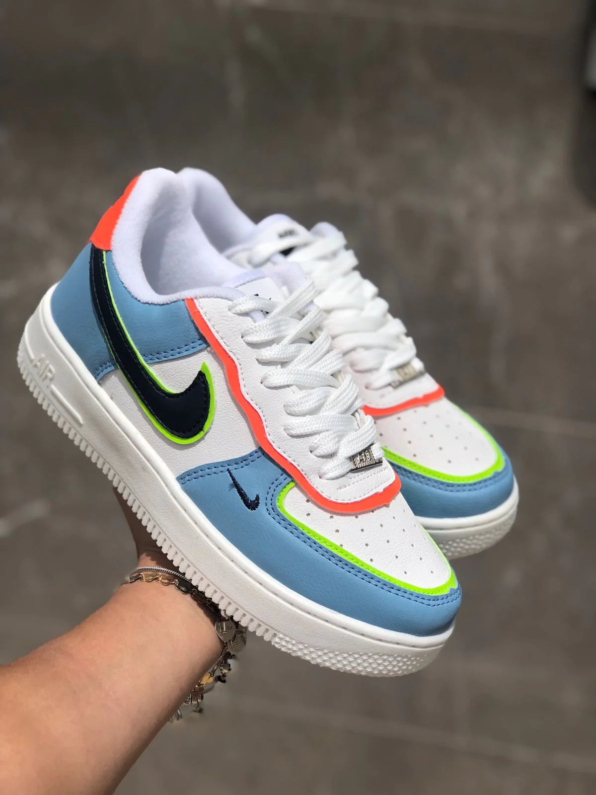 Tênis Nike Air Force 1 + Brinde
