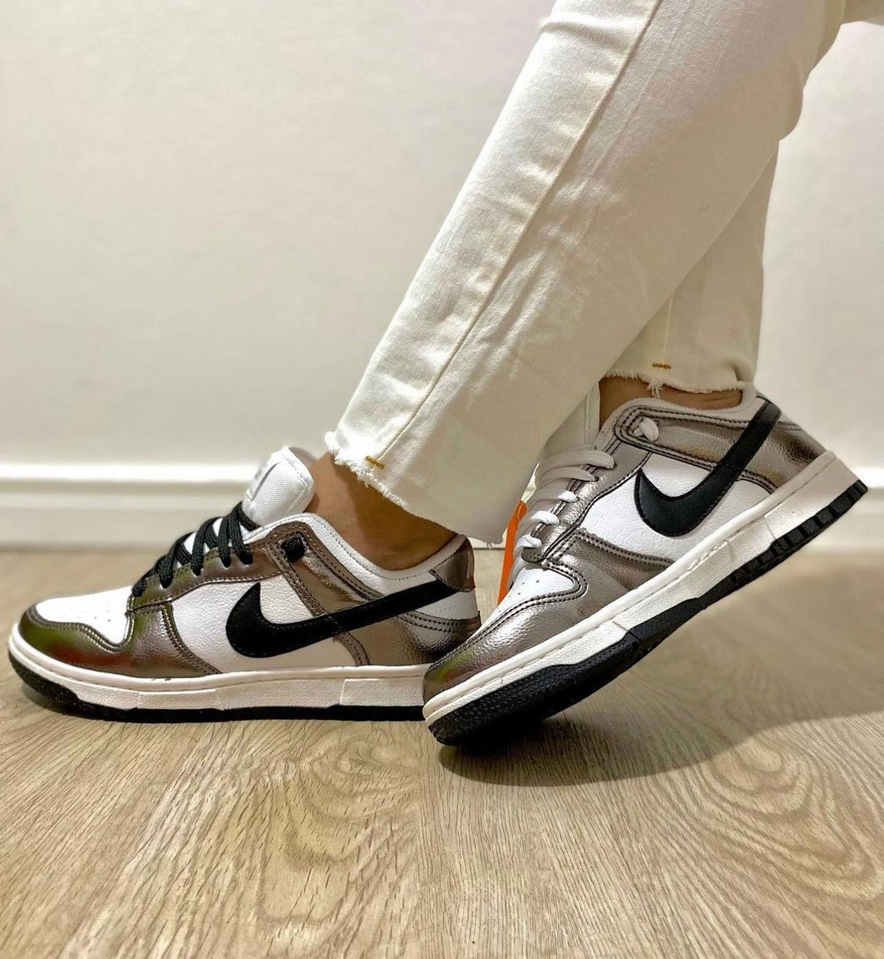 Tênis Nike Dunk Low + Brinde