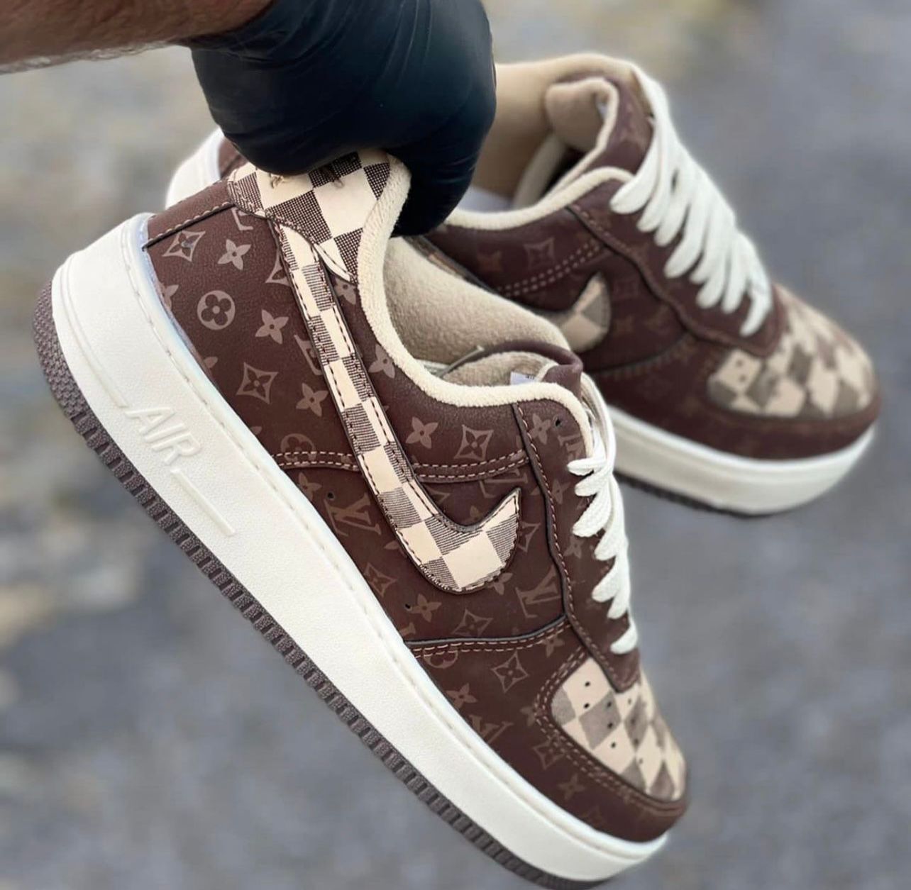 Tênis Nike Air Force 1 + Brinde
