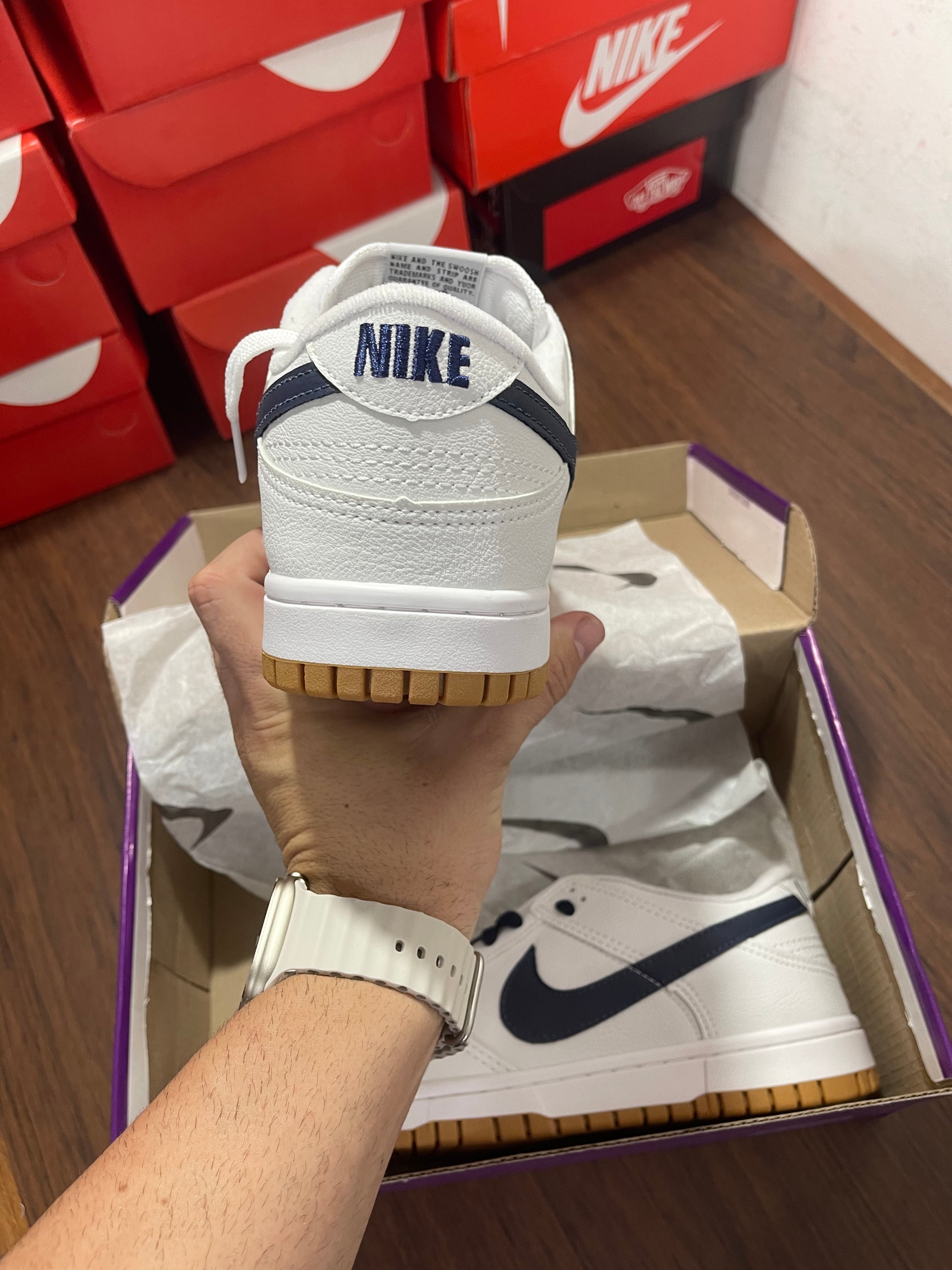 Tênis Nike Dunk Low + Brinde