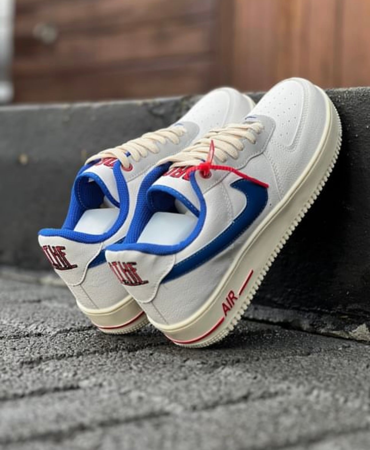 Tênis Nike Air Force 1 + Brinde