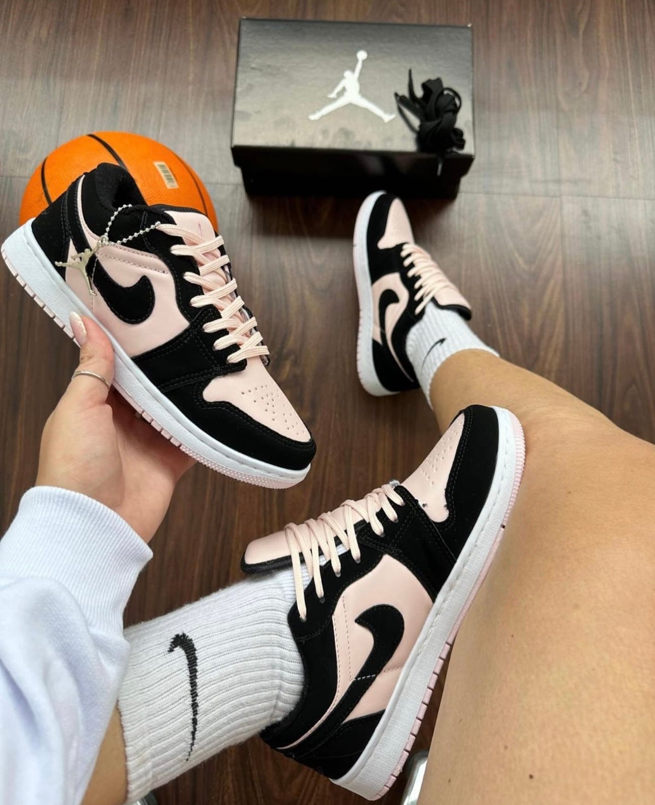 Tênis Nike Jordan 1 Low
