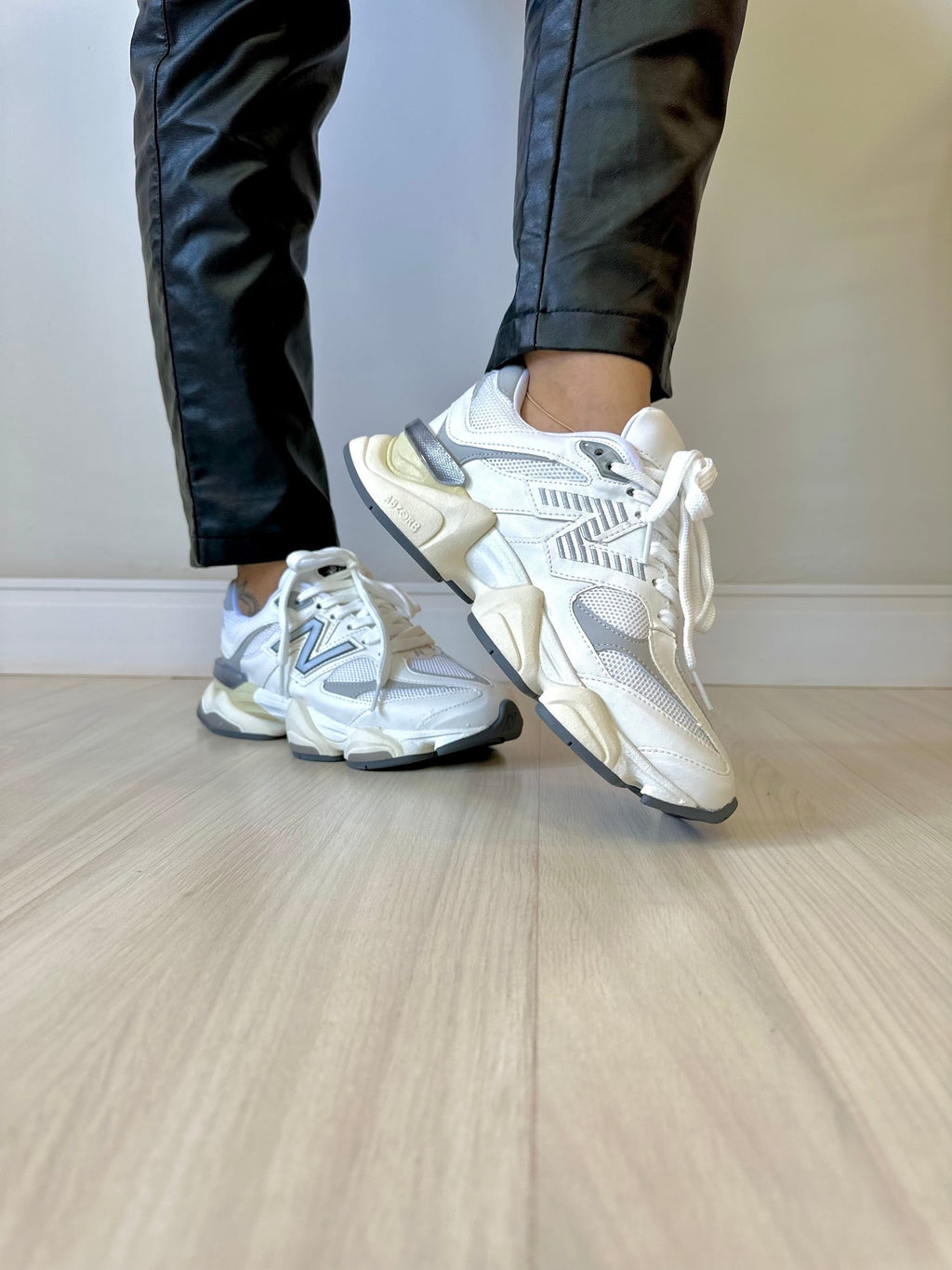 Tênis N. Balance 9060