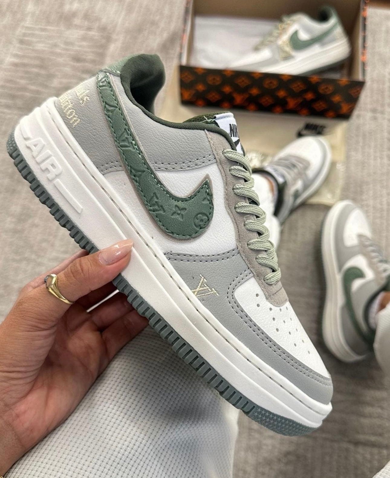 Tênis Nike Air Force 1 + Brinde