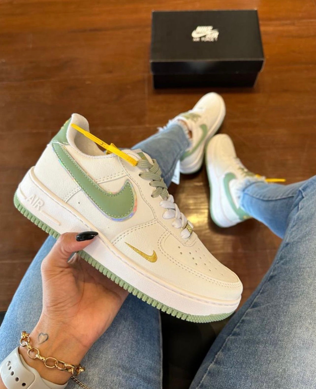 Tênis Nike Air Force 1 + Brinde