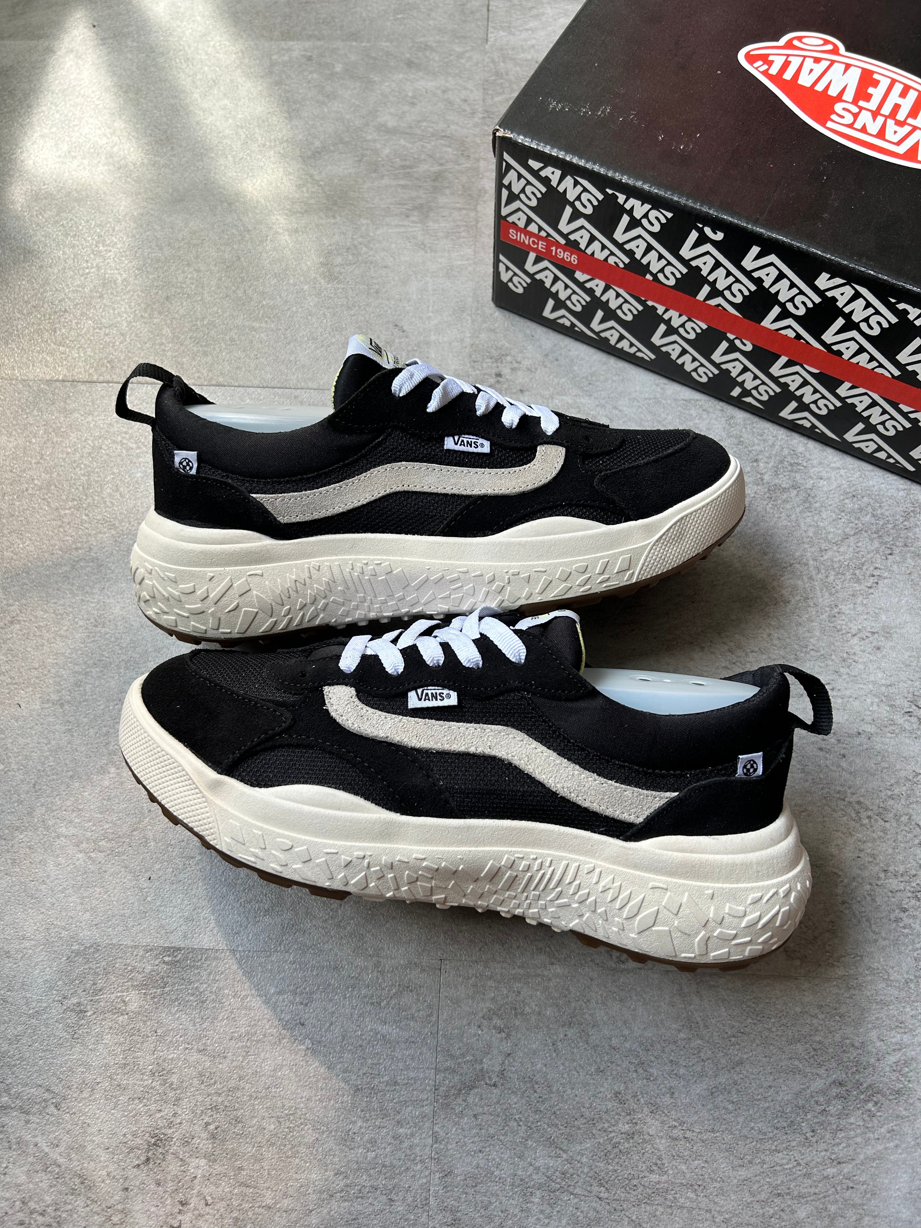 Tênis V4ns Ultrarange VR3  - Compre 1 Leve 2