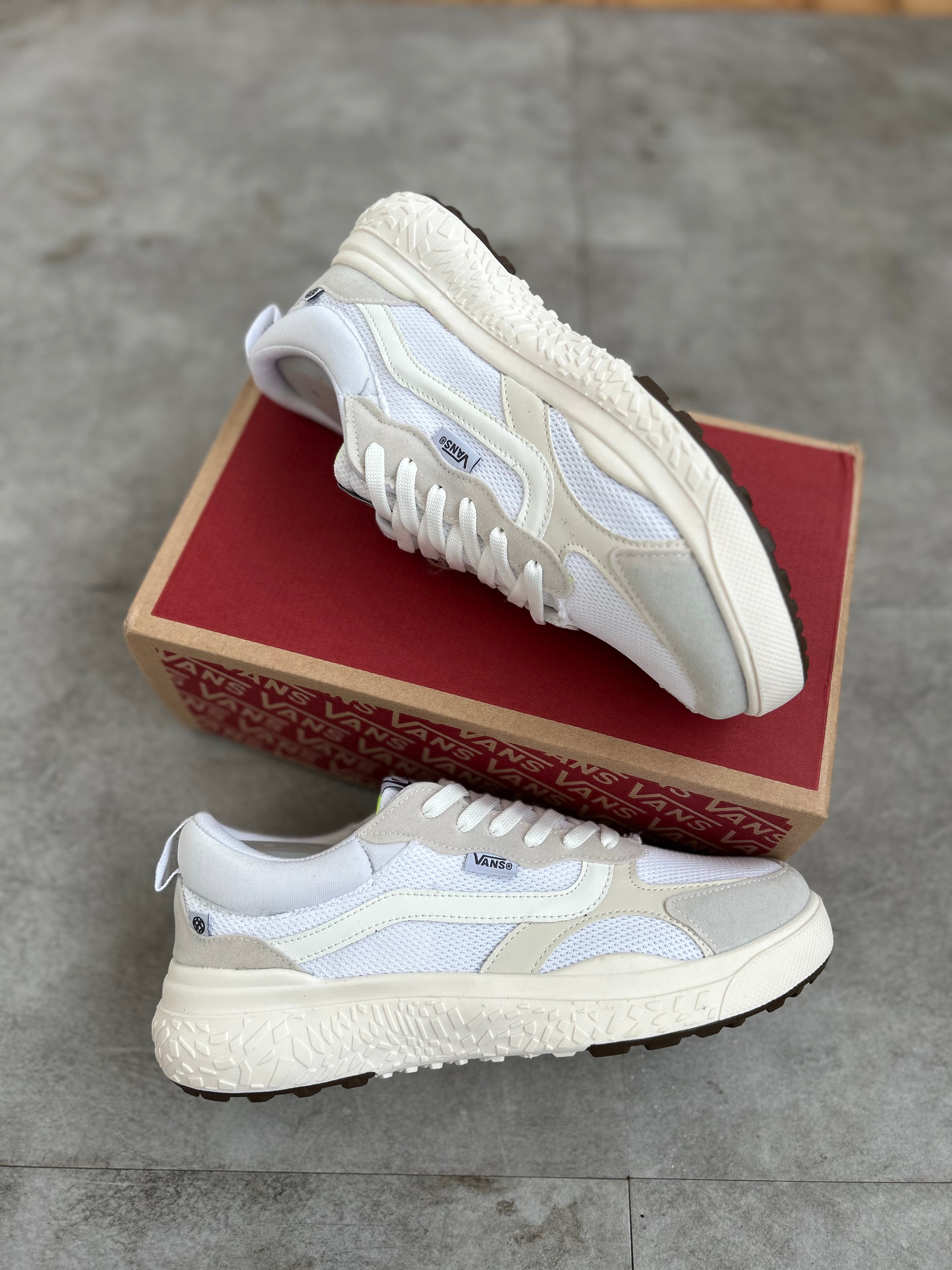 Tênis V4ns Ultrarange VR3  - Compre 1 Leve 2