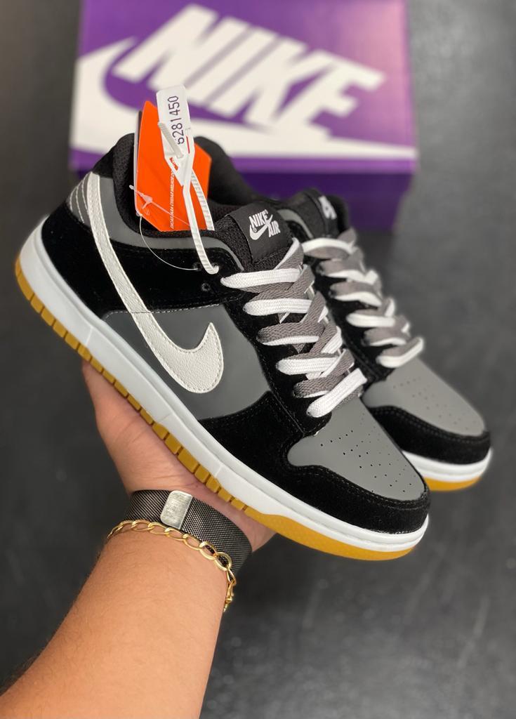 Tênis Nike Dunk Low + Brinde