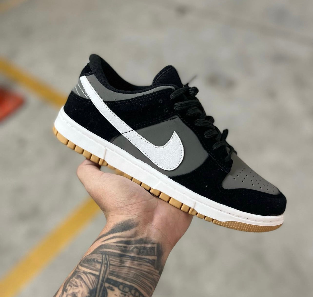 Tênis Nike Dunk Low + Brinde