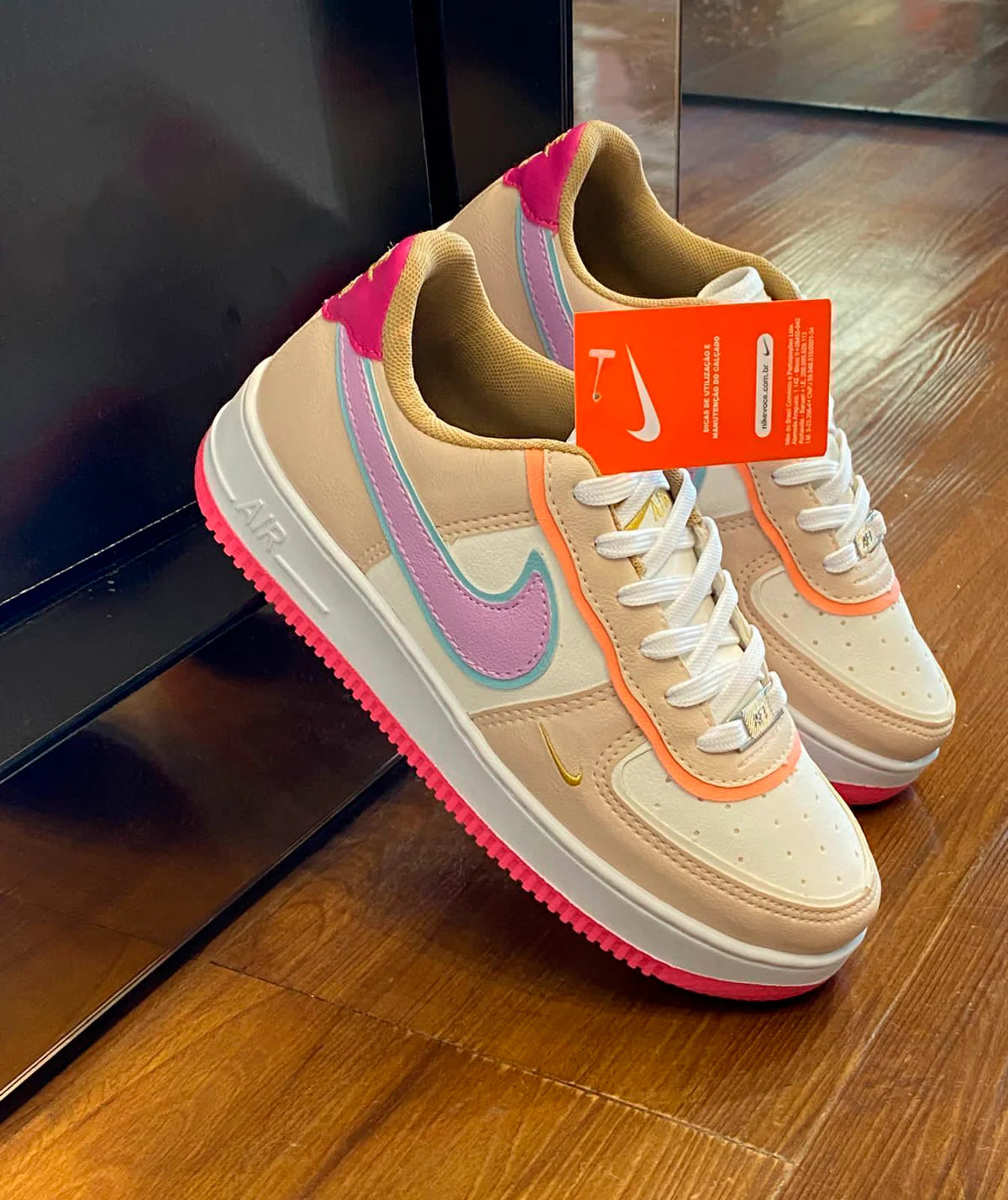 Tênis Nike Air Force 1 + Brinde